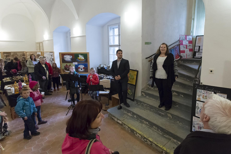 Vernisáž Sladké výstavy výtvarného oboru 22. 5. 2019 (VO)
